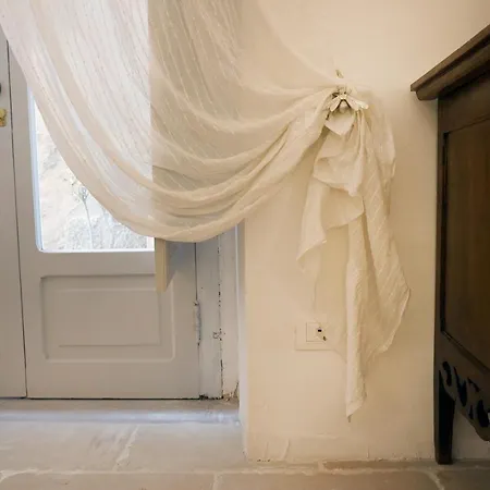 Dimore Di Portadibasso מלון